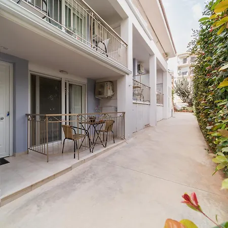 Cactus - Blooming Garden Apartment